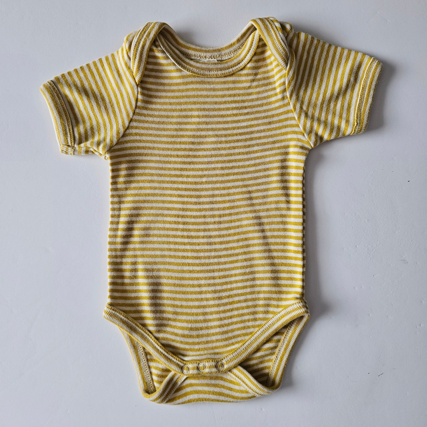 Nature Baby Yellow Stripe s/s Bodysuit - Size 0-3m