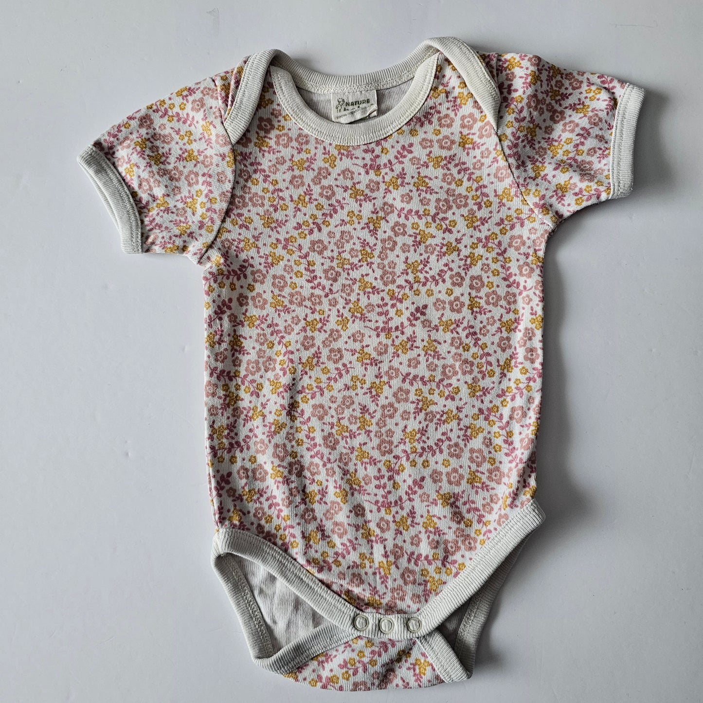 Nature Baby Floral s/s Bodysuit - Size 0-3m