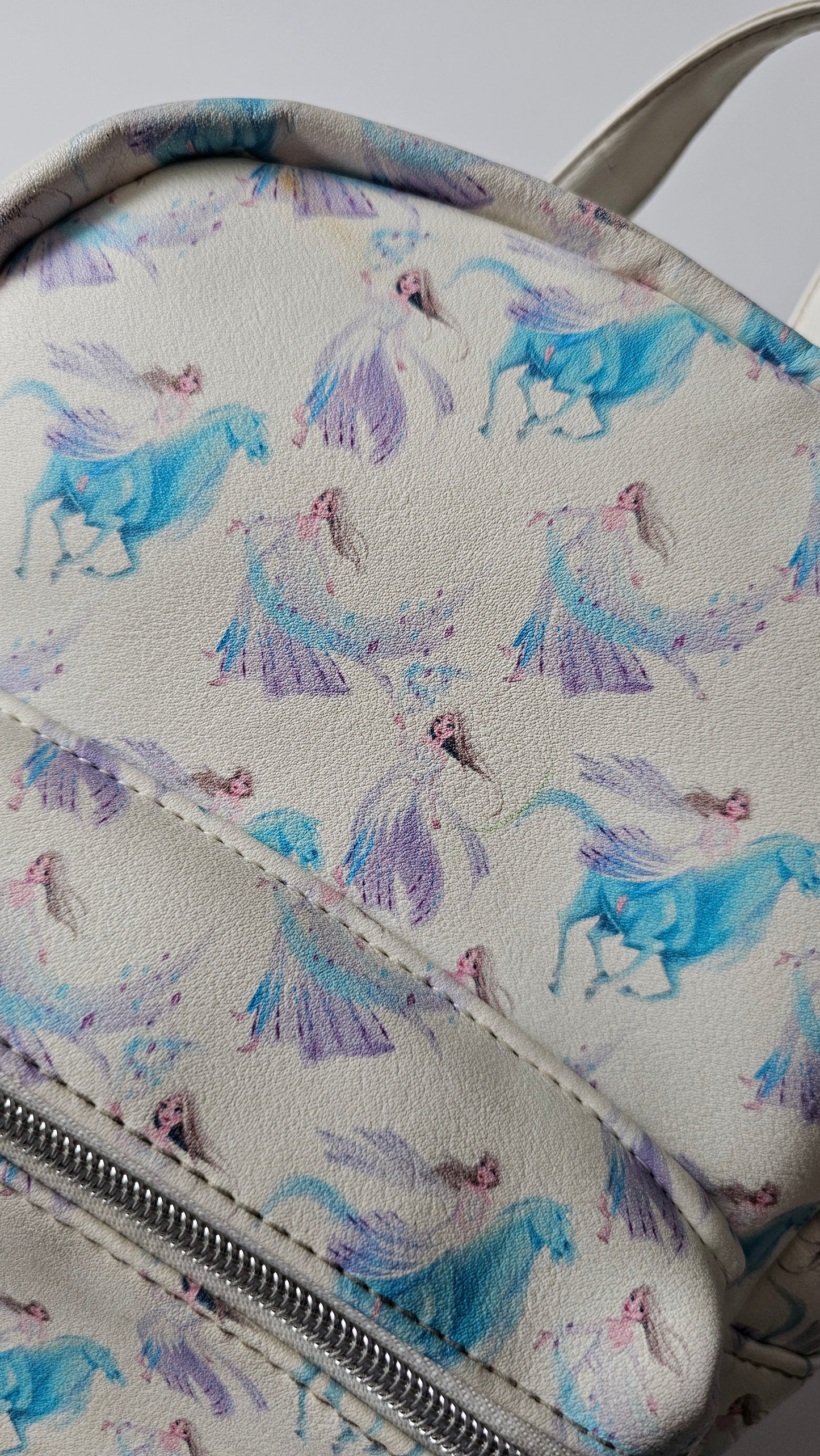 George Frozen 2 Backpack (flaws)