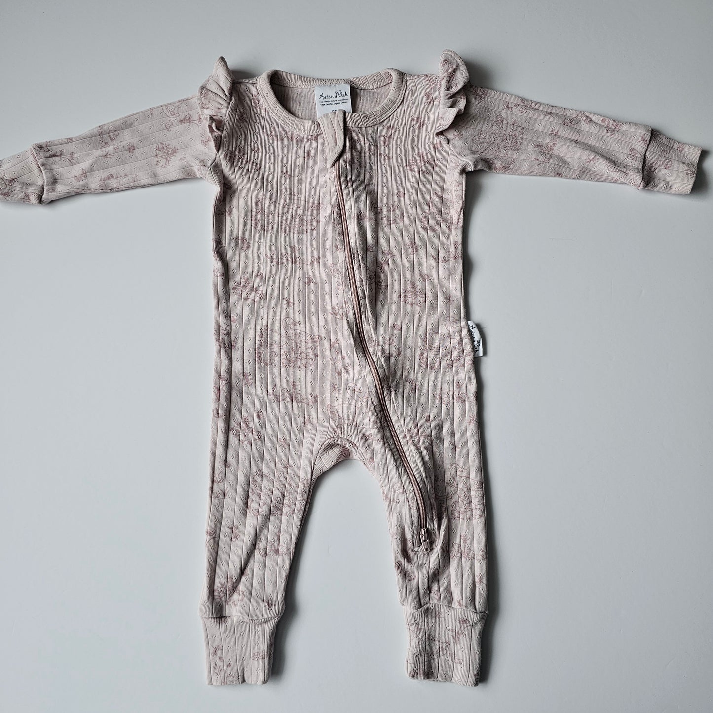 Aster & Oak Pointelle Zip Onsie - Size 3-6m