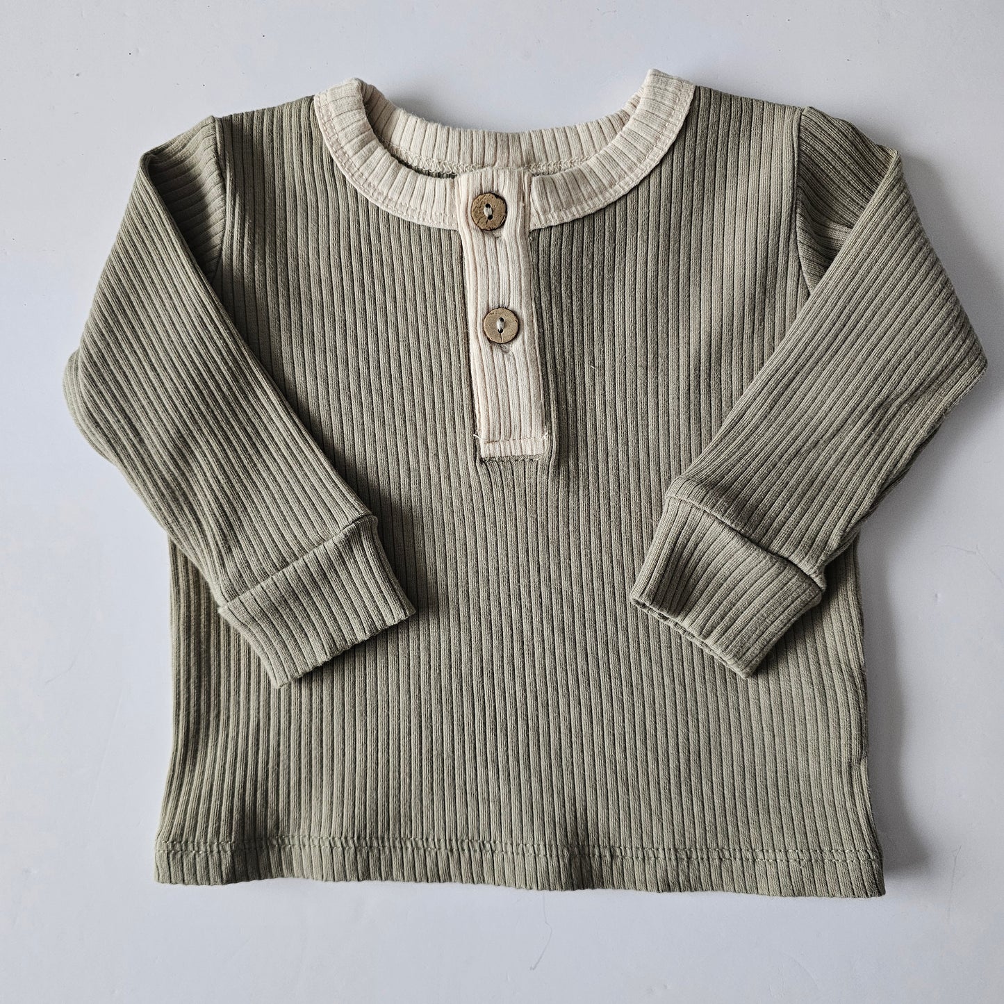 Quincy Mae Ribbed Henley Top - Size 3-6m
