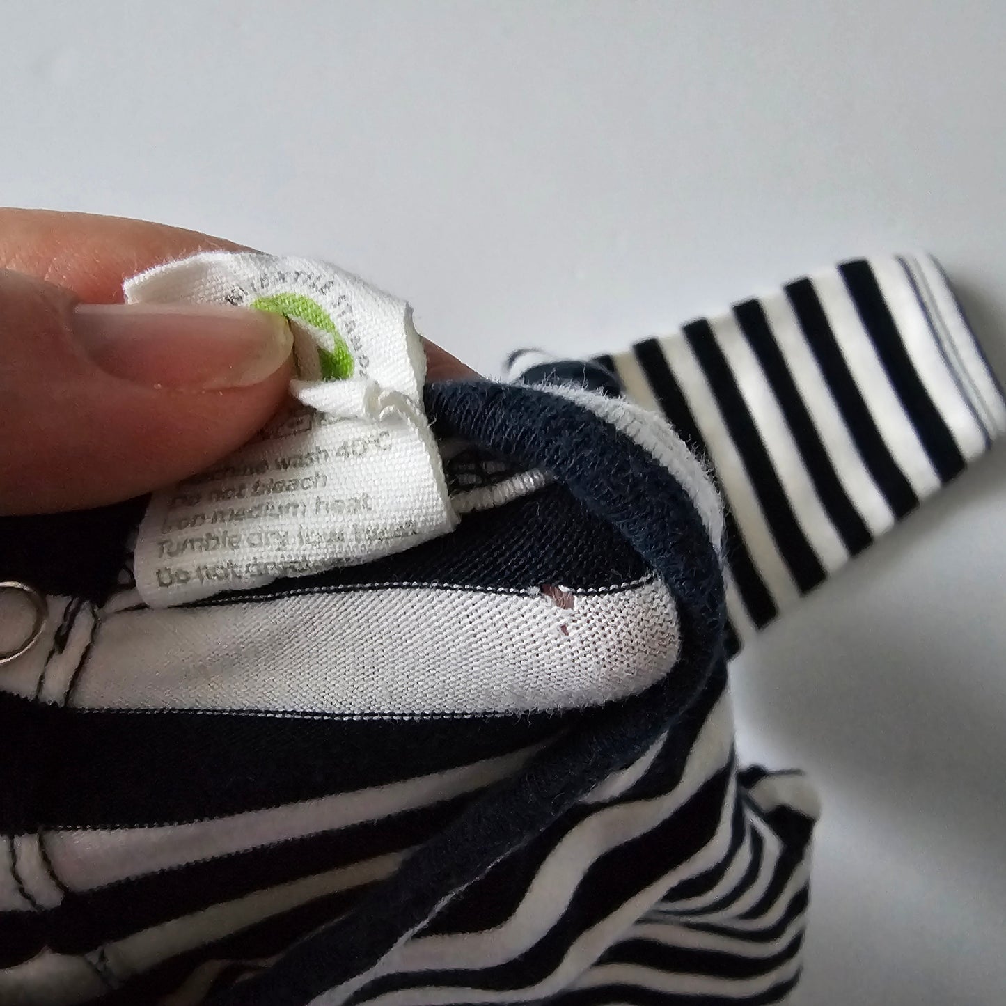 Nature Baby Stripe Onsie (flaw) - Size 1