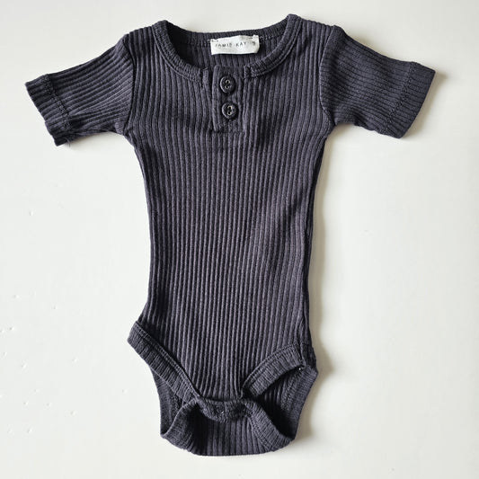 Jamie Kay Periscope Grey s/s Bodysuit - Size NB
