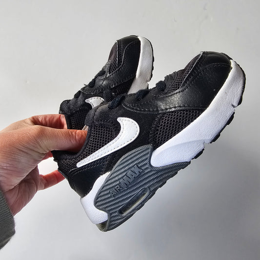 Nike Air Max Shoes (minor flaw) - Size 7C US