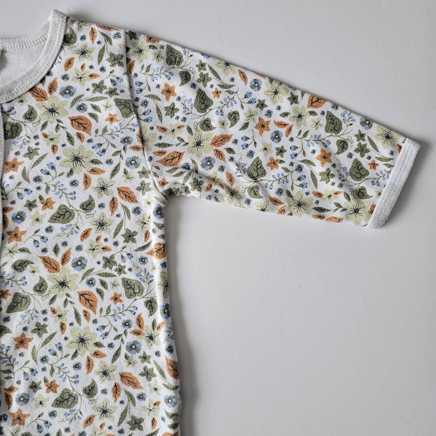 Little Berries Onsie - Size 6-12m