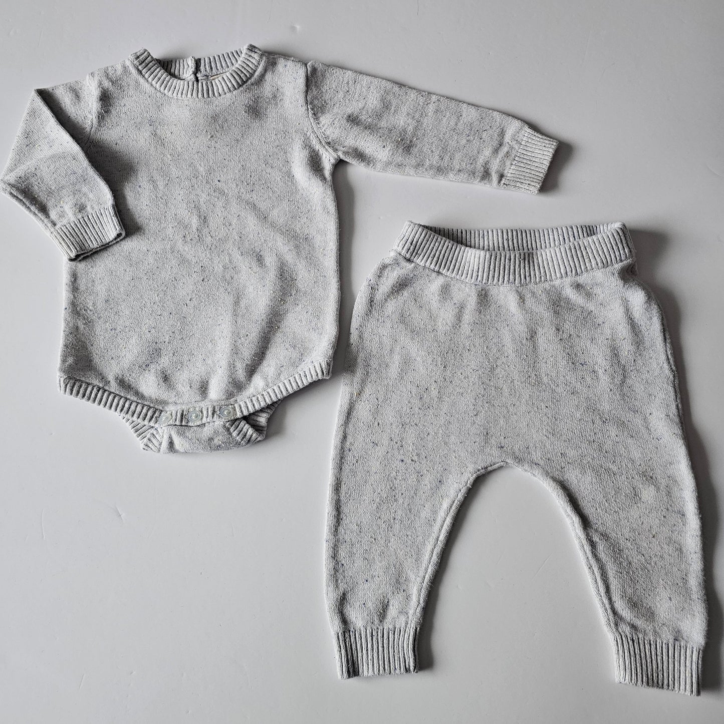 Little Bundle Sprinkle Knit Bodysuit & Pants Duo - Size 3-6m