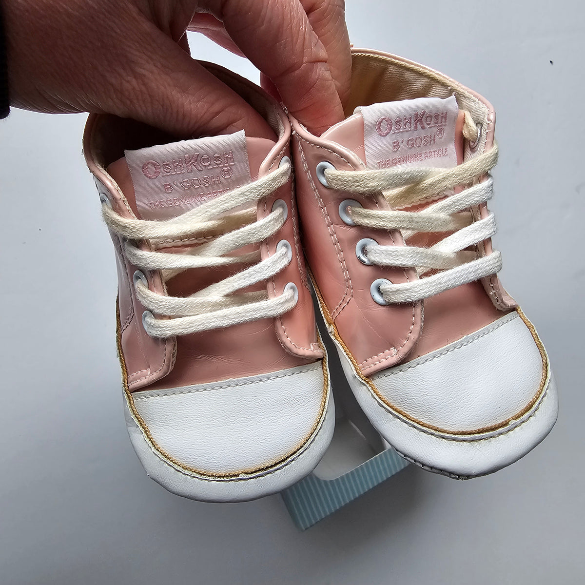 Vintage Oshkosh Metalic Crib Shoes (minor flaw) - Size 4 (9-12m)